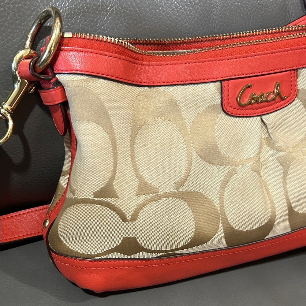 Coach Park Signature East-West Duffle K1280-F19731 GUC SEE ALL PHOTOS - Picture 5 of 14